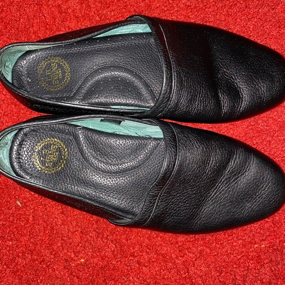 Leather closed back slippers - Picture 2 of 4